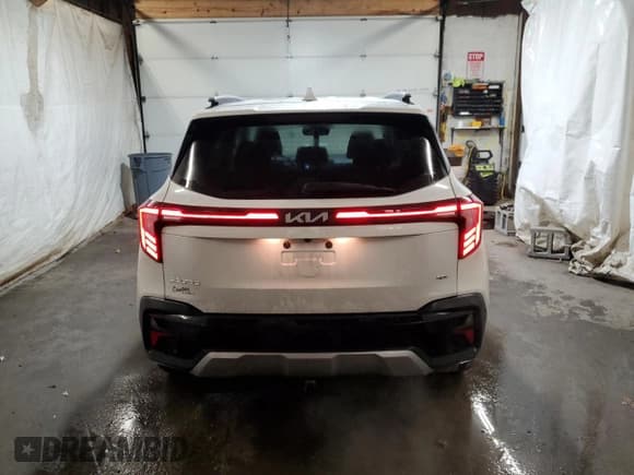 ✅ 2024 Kia Seltos S • VIN: KNDEUCAA7R7514743 • Lot: 90838305. Listed on Copart with 74,994 mi. Free auction sales archive from the USA and detailed vehicle history report at DreamBid. Image 6.