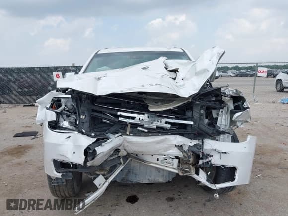 ✅ 2018 Chevrolet Suburban Premier • VIN: 1GNSKJKC2JR378793 • Lot: 42327679. Listed on IAAI with 151,091 mi. Free auction sales archive from the USA and detailed vehicle history report at DreamBid. Image 12.