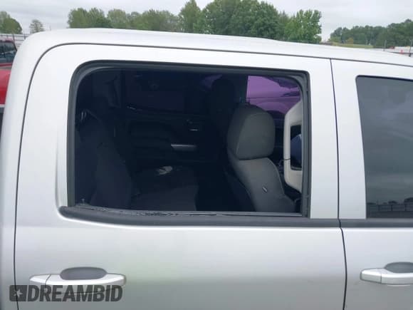 ✅ 2015 Chevrolet Silverado 2500HD LT • VIN: 1GC1KVEG9FF640344 • Lot: 43345081. Listed on IAAI with 294,853 mi. Free auction sales archive from the USA and detailed vehicle history report at DreamBid. Image 17.