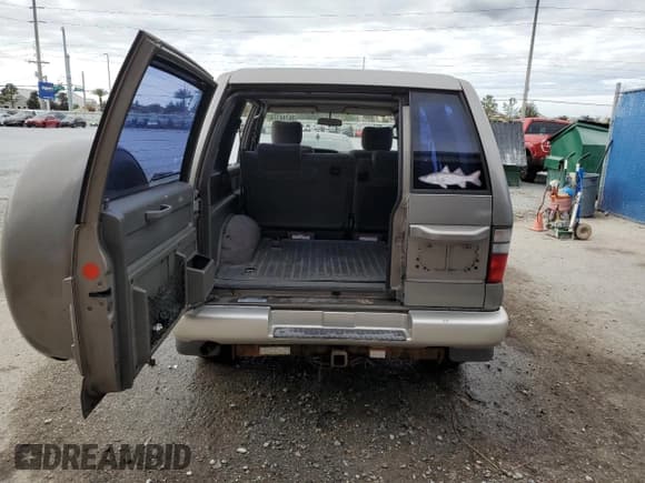 ✅ 2001 Isuzu Trooper S • VIN: JACDS58X617J03960 • Lot: 86744174. Listed on Copart with 78,078 mi. Free auction sales archive from the USA and detailed vehicle history report at DreamBid. Image 6.