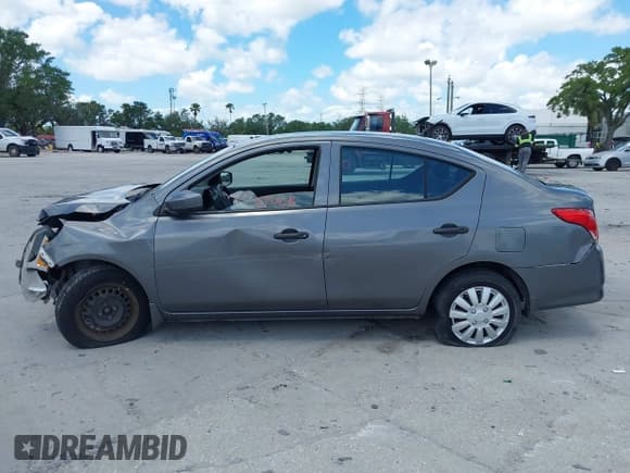 ✅ 2016 Nissan Versa S Plus • VIN: 3N1CN7APXGL834974 • Лот: 42040289. Опубликован ранее на IAAI с пробегом 53 092 миль. Бесплатный доступ к архиву аукционных продаж из США и подробный отчёт об истории автомобиля на DreamBid. Изображение 14.