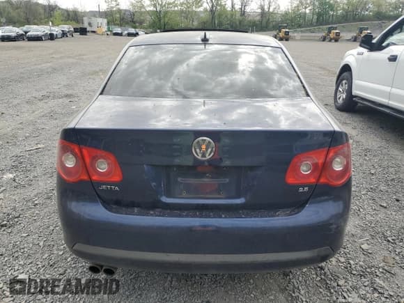 ✅ 2006 Volkswagen Jetta 2.5L • VIN: 3VWSG71K26M723901 • Лот: 54797055. Опубликован ранее на Copart с пробегом 116 091 миль. Бесплатный доступ к архиву аукционных продаж из США и подробный отчёт об истории автомобиля на DreamBid. Изображение 6.