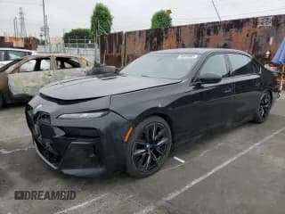 ✅ 2024 BMW 7 Series 760i xDrive • VIN: WBA33EJ07RCR40210 • Lot: 60499865. Wystawiony na Copart z przebiegiem 10 080 mil. Bezpłatny archiwum sprzedaży aukcyjnych z USA i szczegółowy raport historii pojazdu na DreamBid. Zdjęcie 1.