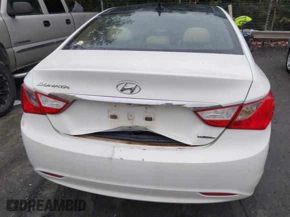 ✅ 2012 Hyundai Sonata Limited • VIN: 5NPEC4AC0CH492033 • Lot: 43488674. Listed on IAAI with Not provided. Free auction sales archive from the USA and detailed vehicle history report at DreamBid. Image 11.