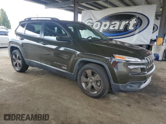✅ 2016 Jeep Cherokee 75th Anniversary • VIN: 1C4PJLCB3GW307406 • Lot: 81758855. Wystawiony na Copart z przebiegiem 88 370 mil. Bezpłatny archiwum sprzedaży aukcyjnych z USA i szczegółowy raport historii pojazdu na DreamBid. Zdjęcie 4.