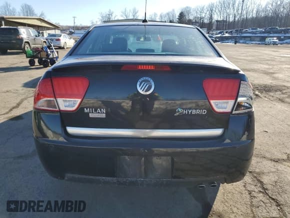 ✅ 2010 Mercury Milan Hybrid • VIN: 3MEDM0L33AR646208 • Lot: 42519105. Listed on Copart with 126,812 mi. Free auction sales archive from the USA and detailed vehicle history report at DreamBid. Image 6.