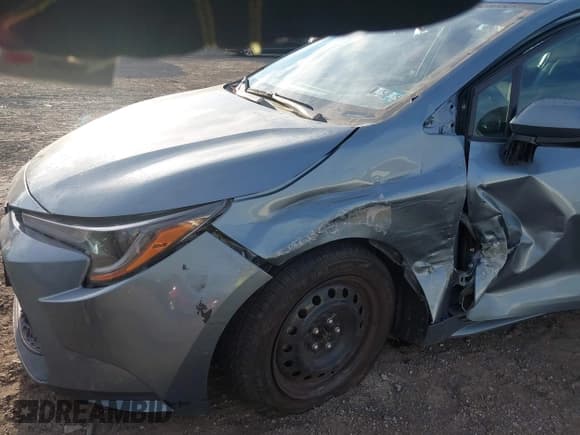 ✅ 2022 Toyota Corolla LE • VIN: 5YFEPMAE3NP283056 • Lot: 43643220. Wystawiony na IAAI z przebiegiem 67 325 mil. Bezpłatny archiwum sprzedaży aukcyjnych z USA i szczegółowy raport historii pojazdu na DreamBid. Zdjęcie 6.