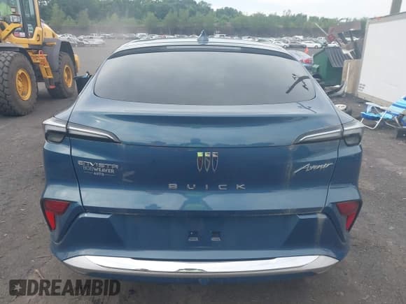 ✅ 2024 Buick Envista Avenir • VIN: KL47LCE27RB152628 • Lot: 42584358. Listed on IAAI with 8,556 mi. Free auction sales archive from the USA and detailed vehicle history report at DreamBid. Image 16.