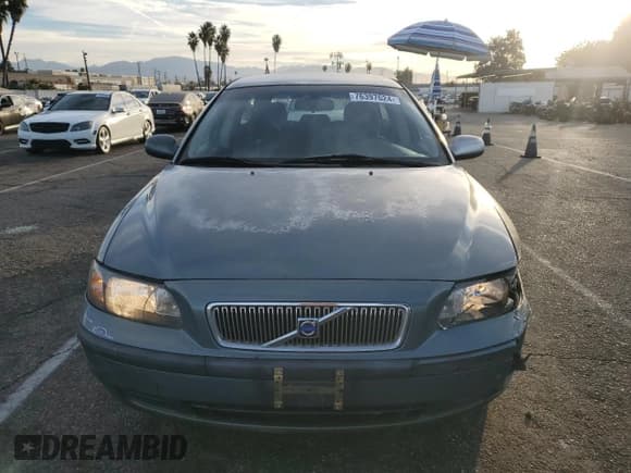 ✅ 2002 Volvo V70 • VIN: YV1SW61R422229256 • Lot: 76397624. Listed on Copart with 118,235 mi. Free auction sales archive from the USA and detailed vehicle history report at DreamBid. Image 5.