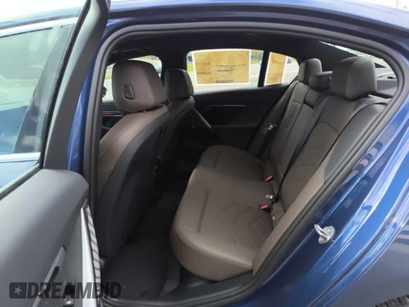 ✅ 2024 BMW i5 eDrive40 • VIN: WBY33FK05RCR56573 • Lot: 76009714. Listed on Copart with 241 mi. Free auction sales archive from the USA and detailed vehicle history report at DreamBid. Image 11.