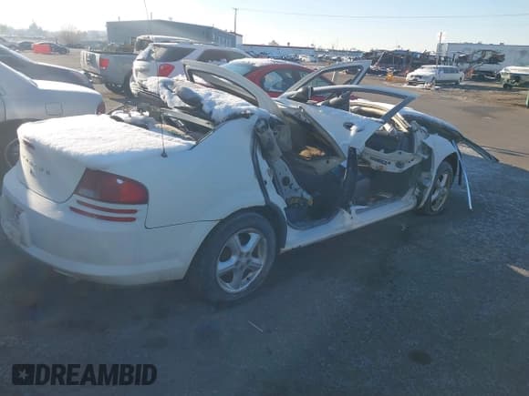 ✅ 2004 Dodge Stratus SE • VIN: 1B3EL36R84N397195 • Lot: 43815583. Listed on IAAI with Not provided. Free auction sales archive from the USA and detailed vehicle history report at DreamBid. Image 4.