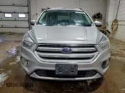 ✅ 2018 Ford Escape SE • VIN: 1FMCU9GD5JUB29436 • Lot: 95638085. Wystawiony na Copart z przebiegiem 148 370 mil. Bezpłatny archiwum sprzedaży aukcyjnych z USA i szczegółowy raport historii pojazdu na DreamBid. Zdjęcie 5.