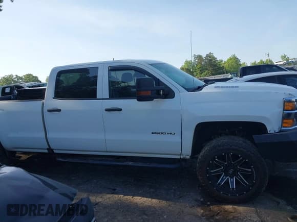 ✅ 2016 Chevrolet Silverado 2500HD Work Truck • VIN: 1GC1CUE80GF217850 • Lot: 42120276. Listed on IAAI with 268,987 mi. Free auction sales archive from the USA and detailed vehicle history report at DreamBid. Image 13.