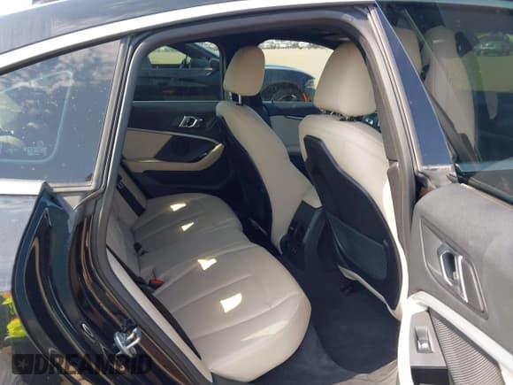 ✅ 2022 BMW 2 Series 228i • VIN: WBA53AK0XN7K83440 • Lot: 42322413. Wystawiony na IAAI z przebiegiem 44 854 mil. Bezpłatny archiwum sprzedaży aukcyjnych z USA i szczegółowy raport historii pojazdu na DreamBid. Zdjęcie 8.