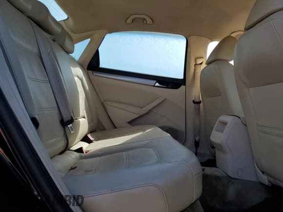 ✅ 2014 Volkswagen Passat S • VIN: 1VWAP7A35EC003609 • Лот: 85783295. Опубликован ранее на Copart с пробегом 149 648 миль. Бесплатный доступ к архиву аукционных продаж из США и подробный отчёт об истории автомобиля на DreamBid. Изображение 10.