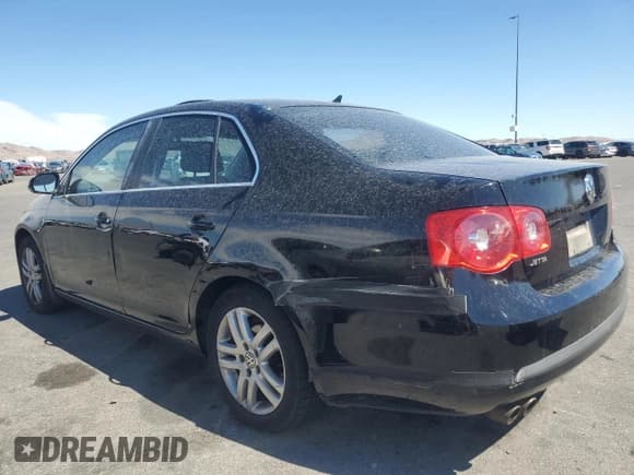 ✅ 2007 Volkswagen Jetta Wolfsburg Edition • VIN: 3VWEF81K97M067798 • Лот: 71356455. Опубликован ранее на Copart с пробегом 176 650 миль. Бесплатный доступ к архиву аукционных продаж из США и подробный отчёт об истории автомобиля на DreamBid. Изображение 2.