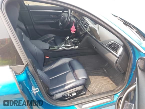 ✅ 2018 BMW 4 Series 430i xDrive • VIN: WBA4J3C52JBB97377 • Lot: 42860591. Wystawiony na IAAI z przebiegiem 94 376 mil. Bezpłatny archiwum sprzedaży aukcyjnych z USA i szczegółowy raport historii pojazdu na DreamBid. Zdjęcie 5.