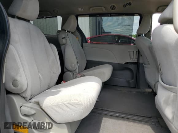 ✅ 2012 Toyota Sienna LE AAS • VIN: 5TDKK3DC4CS218114 • Lot: 56473025. Listed on Copart with 214,865 mi. Free auction sales archive from the USA and detailed vehicle history report at DreamBid. Image 11.