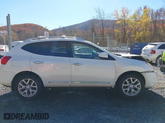 ✅ 2013 Nissan Rogue SL • VIN: JN8AS5MT3DW010738 • Лот: 43641650. Опубликован ранее на IAAI с пробегом 320 908 миль. Бесплатный доступ к архиву аукционных продаж из США и подробный отчёт об истории автомобиля на DreamBid. Изображение 13.