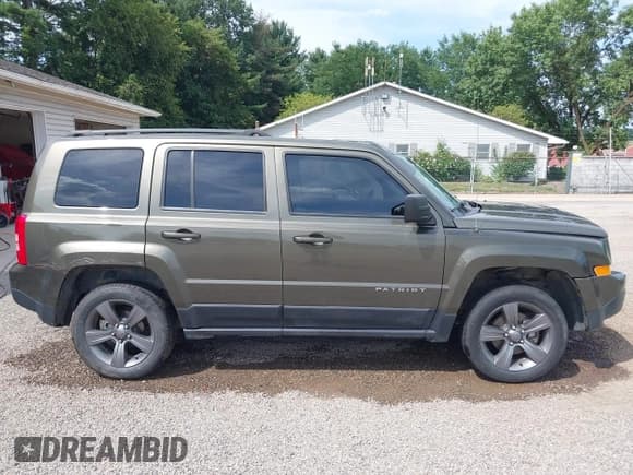 ✅ 2015 Jeep Patriot Latitude • VIN: 1C4NJRFB2FD348285 • Лот: 42857136. Опубликован ранее на IAAI с пробегом 175 803 миль. Бесплатный доступ к архиву аукционных продаж из США и подробный отчёт об истории автомобиля на DreamBid. Изображение 13.