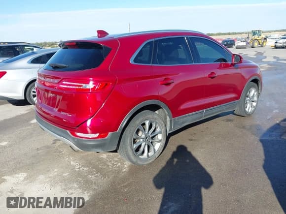 ✅ 2017 Lincoln MKC Select • VIN: 5LMCJ2D95HUL46167 • Лот: 43463555. Опубликован ранее на IAAI с пробегом 167 314 миль. Бесплатный доступ к архиву аукционных продаж из США и подробный отчёт об истории автомобиля на DreamBid. Изображение 4.