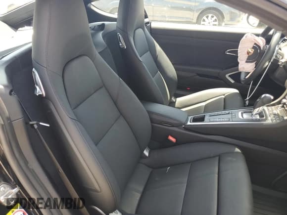 ✅ 2024 Porsche 718 Cayman • VIN: WP0AA2A86RK255299 • Lot: 61764005. Wystawiony na Copart z przebiegiem 10 mil. Bezpłatny archiwum sprzedaży aukcyjnych z USA i szczegółowy raport historii pojazdu na DreamBid. Zdjęcie 10.