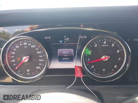 ✅ 2019 Mercedes-Benz E 300 • VIN: WDDZF4KB0KA598346 • Lot: 42905146. Listed on IAAI with 69,876 mi. Free auction sales archive from the USA and detailed vehicle history report at DreamBid. Image 7.