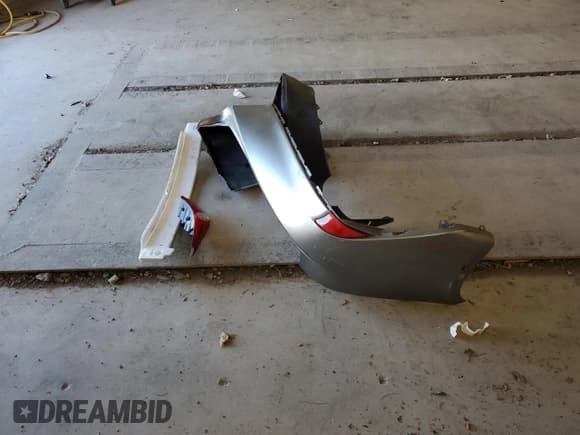 ✅ 2016 Lexus IS 350 • VIN: JTHBE1D28G5025476 • Lot: 86666805. Wystawiony na Copart z przebiegiem 124 350 mil. Bezpłatny archiwum sprzedaży aukcyjnych z USA i szczegółowy raport historii pojazdu na DreamBid. Zdjęcie 12.