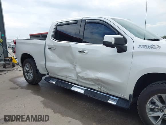 ✅ 2020 Chevrolet Silverado 1500 High Country • VIN: 3GCUYHET3LG401392 • Lot: 43325251. Listed on IAAI with 56,094 mi. Free auction sales archive from the USA and detailed vehicle history report at DreamBid. Image 6.
