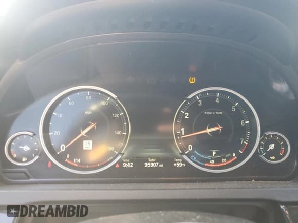 ✅ 2015 BMW 7 Series 750Li • VIN: WBAYE8C53FD781847 • Lot: 87216165. Wystawiony na Copart z przebiegiem 95 907 mil. Bezpłatny archiwum sprzedaży aukcyjnych z USA i szczegółowy raport historii pojazdu na DreamBid. Zdjęcie 9.