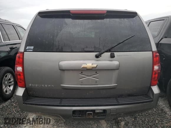 ✅ 2007 Chevrolet Suburban LS • VIN: 1GNFC16J17R277745 • Lot: 74204474. Wystawiony na Copart z przebiegiem Nie podano. Bezpłatny archiwum sprzedaży aukcyjnych z USA i szczegółowy raport historii pojazdu na DreamBid. Zdjęcie 6.