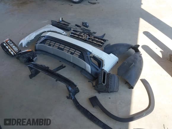 ✅ 2018 Volkswagen Atlas SEL Premium • VIN: 1V2NR2CA6JC536087 • Лот: 43067449. Опубликован ранее на IAAI с пробегом 105 695 миль. Бесплатный доступ к архиву аукционных продаж из США и подробный отчёт об истории автомобиля на DreamBid. Изображение 12.