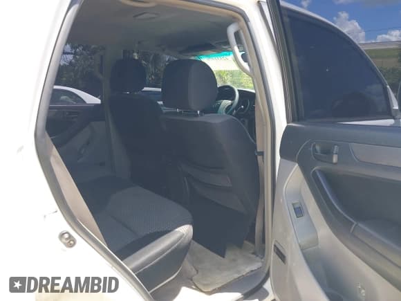 ✅ 2006 Toyota 4Runner SR5 • VIN: JTEZU14R668049218 • Лот: 42531076. Опубликован ранее на IAAI с пробегом 312 788 миль. Бесплатный доступ к архиву аукционных продаж из США и подробный отчёт об истории автомобиля на DreamBid. Изображение 8.