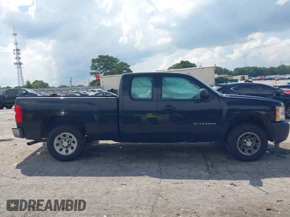 2012 Chevrolet Silverado 1500 Work Truck z VIN 1GCRCPEX1CZ286227, wystawiony jako IAAI lot #43042949 z przebiegiem 240 614 mil mil oraz . Historia ofert i sprzedaży dostępna na DreamBid. Obrazek 13.