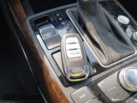 ✅ 2012 Audi A6 Premium Plus • VIN: WAUGGAFCXCN158688 • Lot: 43145262. Wystawiony na IAAI z przebiegiem 65 836 mil. Bezpłatny archiwum sprzedaży aukcyjnych z USA i szczegółowy raport historii pojazdu na DreamBid. Zdjęcie 11.