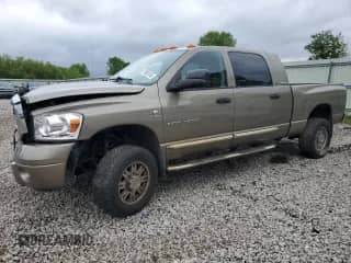 2006 Dodge 3500 Laramie z VIN 3D7LX39CX6G175616, wystawiony jako Copart lot #57902135 z przebiegiem 183 961 mil mil oraz Szkoda całkowita • Salvage title. Historia ofert i sprzedaży dostępna na DreamBid. Obrazek 1.