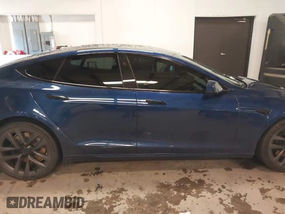 ✅ 2021 Tesla Model S Plaid • VIN: 5YJSA1E6XMF439884 • Лот: 41622750. Опубликован ранее на IAAI с пробегом Не указан. Бесплатный доступ к архиву аукционных продаж из США и подробный отчёт об истории автомобиля на DreamBid. Изображение 13.