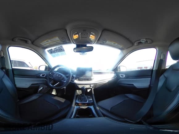 ✅ 2022 Jeep Compass Latitude • VIN: 3C4NJDBB5NT215991 • Lot: 43335620. Wystawiony na IAAI z przebiegiem 69 235 mil. Bezpłatny archiwum sprzedaży aukcyjnych z USA i szczegółowy raport historii pojazdu na DreamBid. Zdjęcie 18.