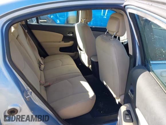 ✅ 2012 Chrysler 200 Touring • VIN: 1C3CCBBB6CN174200 • Lot: 43671017. Wystawiony na IAAI z przebiegiem 254 572 mil. Bezpłatny archiwum sprzedaży aukcyjnych z USA i szczegółowy raport historii pojazdu na DreamBid. Zdjęcie 8.