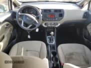 ✅ 2014 Kia Rio LX • VIN: KNADM4A39E6395299 • Lot: 92594225. Wystawiony na Copart z przebiegiem 106 842 mil. Bezpłatny archiwum sprzedaży aukcyjnych z USA i szczegółowy raport historii pojazdu na DreamBid. Zdjęcie 8.