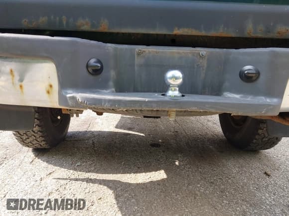 ✅ 1998 Ford Ranger XL • VIN: 1FTZR15U2WPA91237 • Lot: 42933071. Wystawiony na IAAI z przebiegiem 137 764 mil. Bezpłatny archiwum sprzedaży aukcyjnych z USA i szczegółowy raport historii pojazdu na DreamBid. Zdjęcie 6.