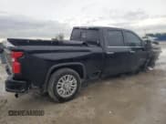 ✅ 2020 Chevrolet Silverado 2500HD High Country • VIN: 1GC4YREY0LF313628 • Лот: 82348425. Опубликован ранее на Copart с пробегом 84 165 миль. Бесплатный доступ к архиву аукционных продаж из США и подробный отчёт об истории автомобиля на DreamBid. Изображение 3.