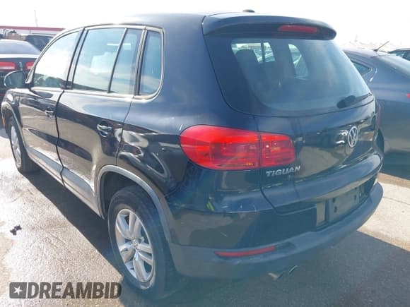 ✅ 2013 Volkswagen Tiguan S • VIN: WVGAV3AX1DW591585 • Lot: 43845445. Listed on IAAI with 125,297 mi. Free auction sales archive from the USA and detailed vehicle history report at DreamBid. Image 3.
