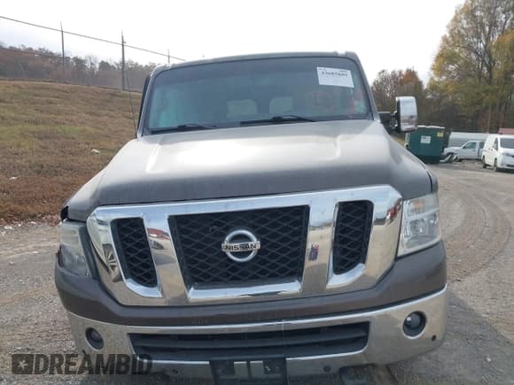 ✅ 2018 Nissan NV 3500 HD SL • VIN: 5BZAF0AA2JN850131 • Lot: 43685889. Wystawiony na IAAI z przebiegiem 236 719 mil. Bezpłatny archiwum sprzedaży aukcyjnych z USA i szczegółowy raport historii pojazdu na DreamBid. Zdjęcie 12.