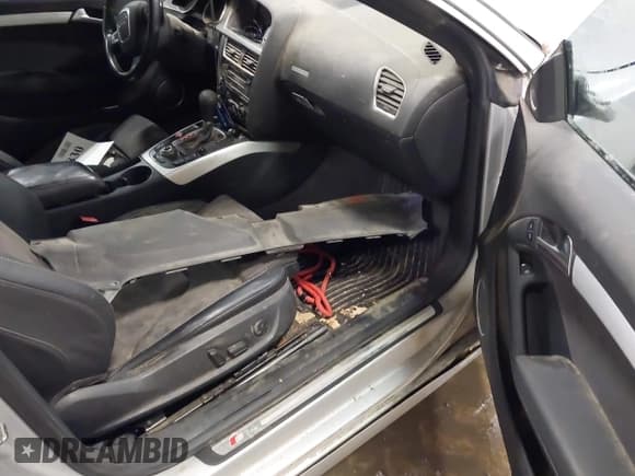 ✅ 2010 Audi A5 Prestige • VIN: WAUWKAFR2AA050049 • Lot: 41683830. Listed on IAAI with 185,164 mi. Free auction sales archive from the USA and detailed vehicle history report at DreamBid. Image 5.