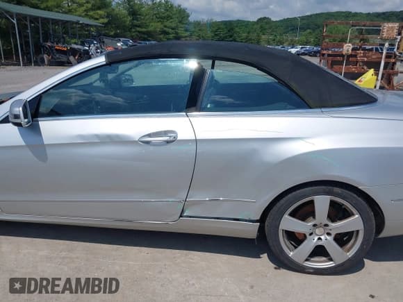 ✅ 2011 Mercedes-Benz E 350 • VIN: WDDKK5GF0BF092338 • Лот: 42559005. Опубликован ранее на IAAI с пробегом 122 205 миль. Бесплатный доступ к архиву аукционных продаж из США и подробный отчёт об истории автомобиля на DreamBid. Изображение 6.