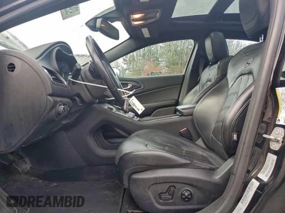 ✅ 2015 Chrysler 200 S • VIN: 1C3CCCBB0FN756075 • Lot: 93922635. Listed on Copart with 115,686 mi. Free auction sales archive from the USA and detailed vehicle history report at DreamBid. Image 7.