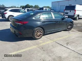 ✅ 2018 Hyundai Sonata SE • VIN: 5NPE24AF9JH624538 • Лот: 43584783. Опубликован ранее на IAAI с пробегом 203 808 миль. Бесплатный доступ к архиву аукционных продаж из США и подробный отчёт об истории автомобиля на DreamBid. Изображение 4.