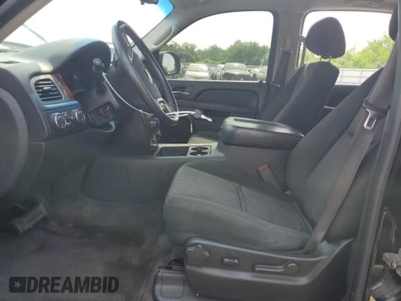 ✅ 2011 Chevrolet Suburban LS • VIN: 1GNSKHE32BR107058 • Lot: 60707125. Listed on Copart with 153,407 mi. Free auction sales archive from the USA and detailed vehicle history report at DreamBid. Image 7.
