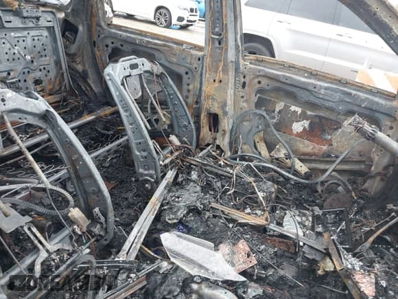 ✅ 2015 Jeep Grand Cherokee Summit • VIN: 1C4RJFJM4FC705593 • Lot: 40864637. Listed on IAAI with Not provided. Free auction sales archive from the USA and detailed vehicle history report at DreamBid. Image 5.